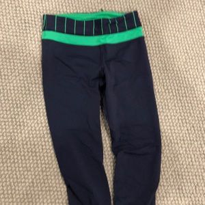 Lululemon Navy crops leggings